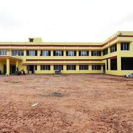 Oyo 43926 Sanchari Atithi Nivas Hotel Bolpur Kültér fotó
