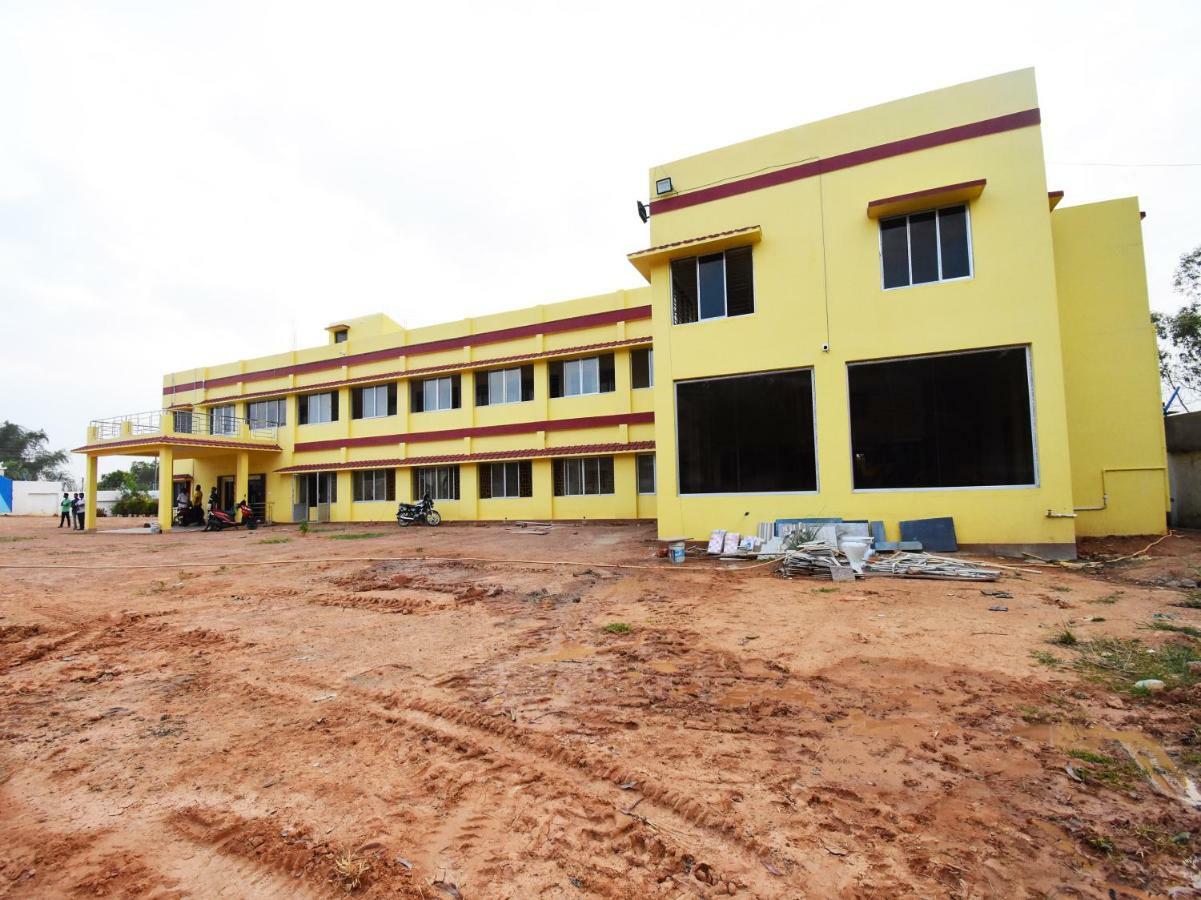 Oyo 43926 Sanchari Atithi Nivas Hotel Bolpur Kültér fotó