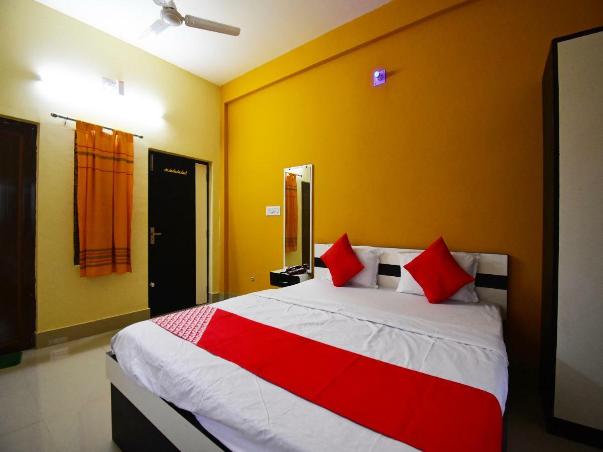 Oyo 43926 Sanchari Atithi Nivas Hotel Bolpur Kültér fotó
