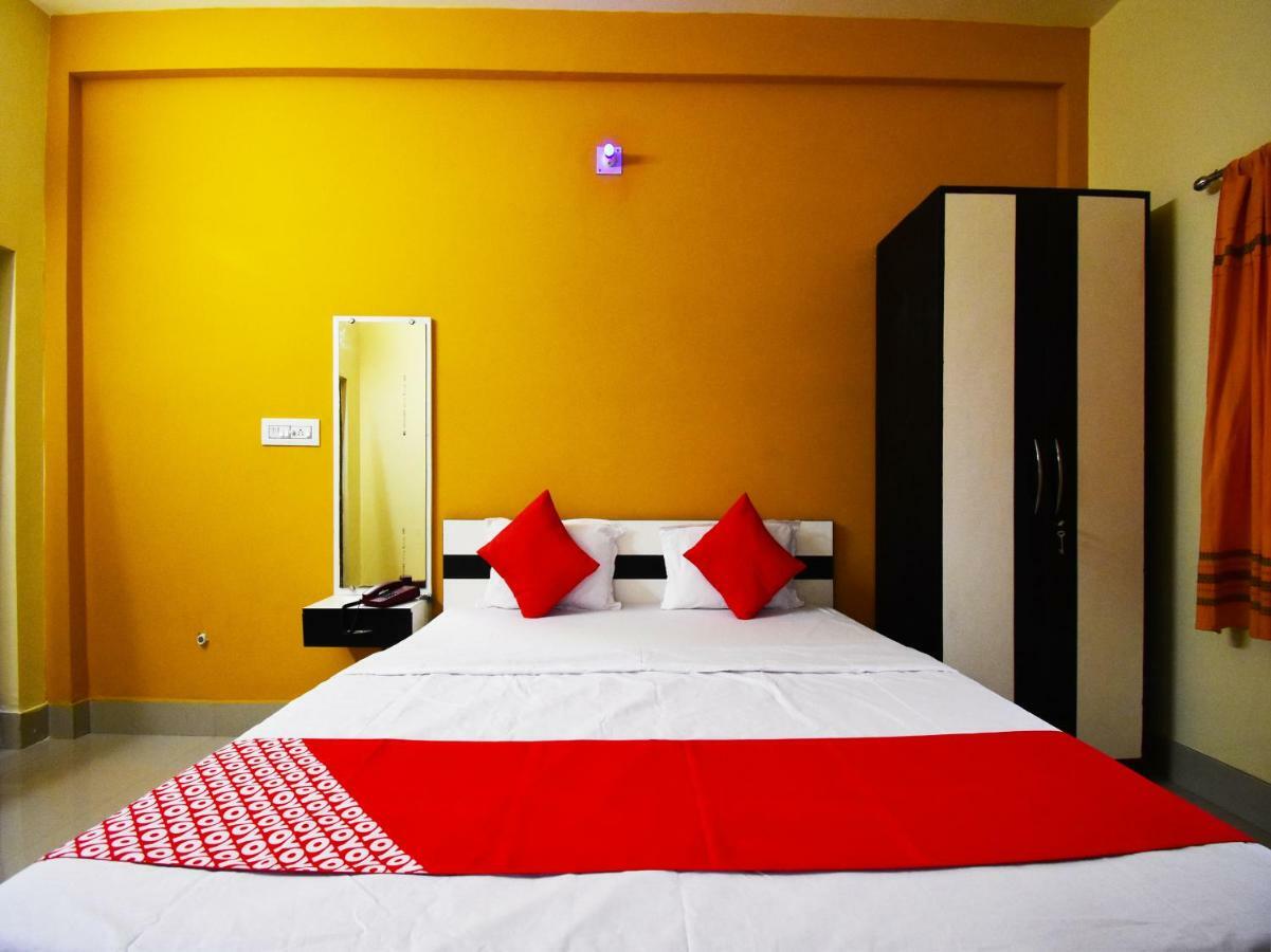 Oyo 43926 Sanchari Atithi Nivas Hotel Bolpur Kültér fotó