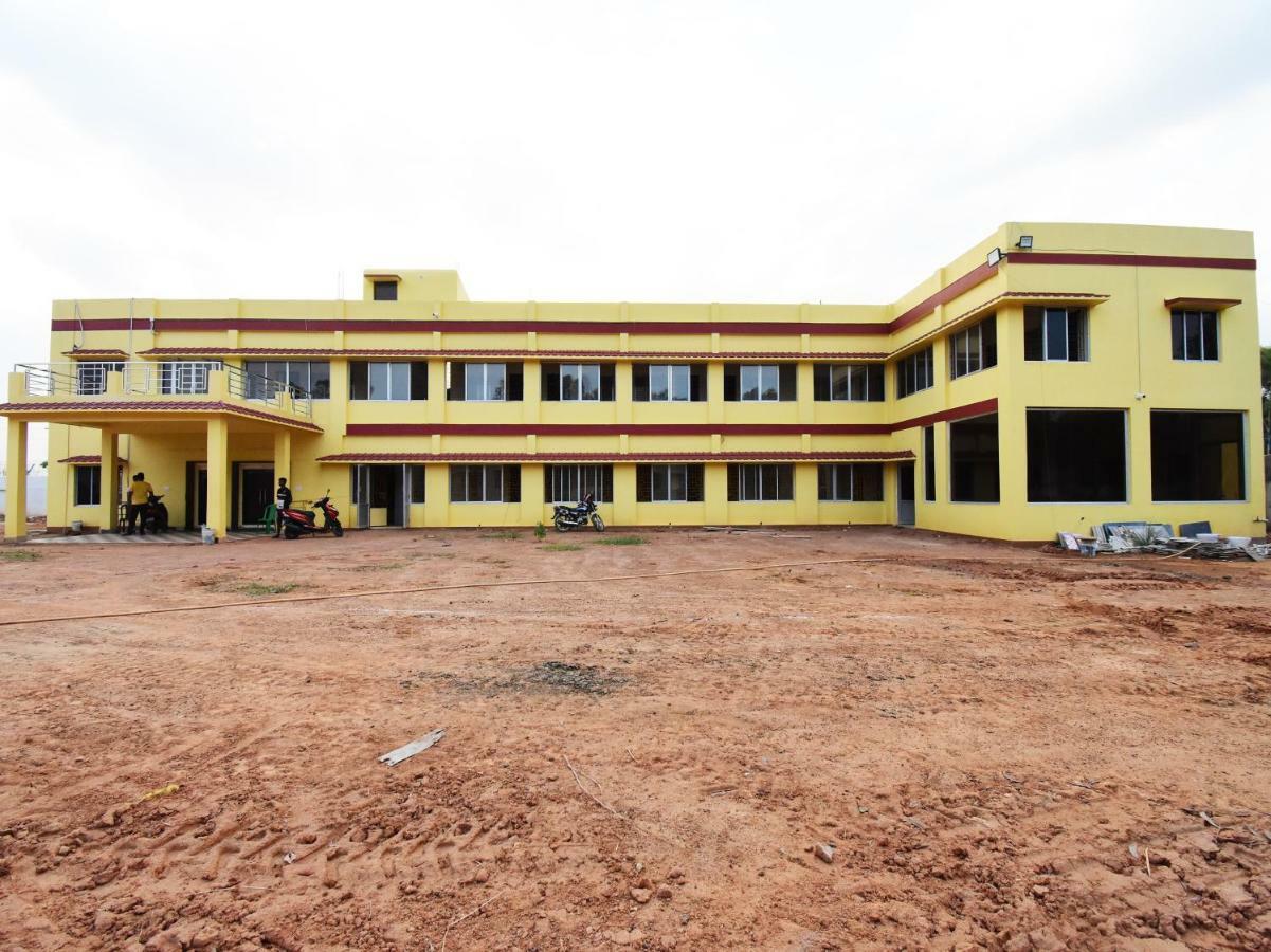 Oyo 43926 Sanchari Atithi Nivas Hotel Bolpur Kültér fotó